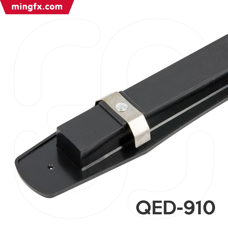 Plastic LED lamp QED-910