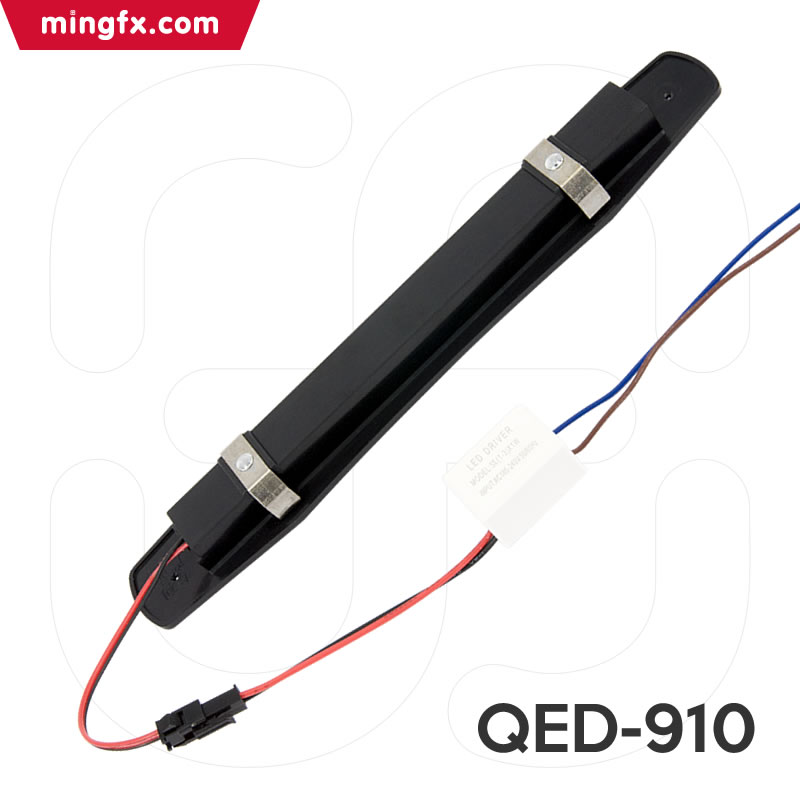 Plastic LED lamp QED-910
